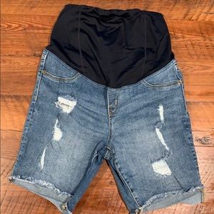 Isabel Maternity Bermuda Shorts “Distressed”